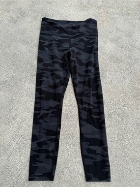 Athleta Elation 7/8 Camo Leggings Size S